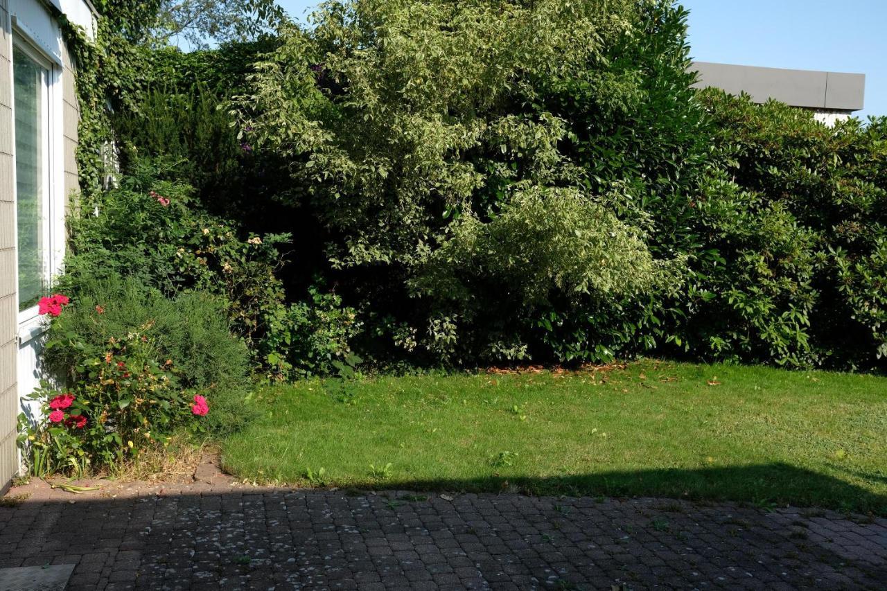 Ruhiges Haus Mit Privatem Garten Halstenbek Exterior photo